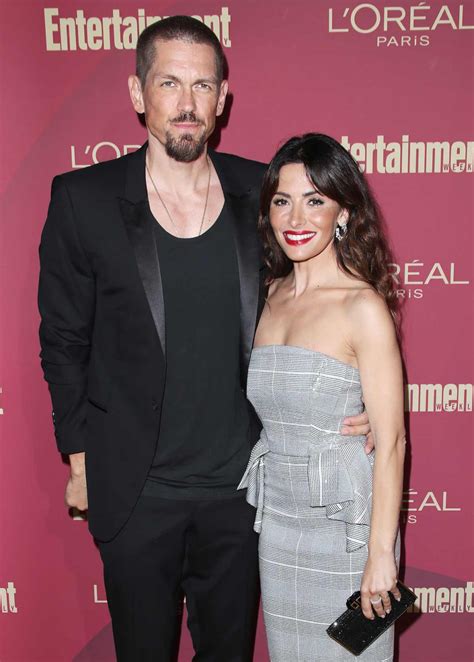 steve howey divorce|Sarah Shahi Details Steve Howey Split, Gushes。